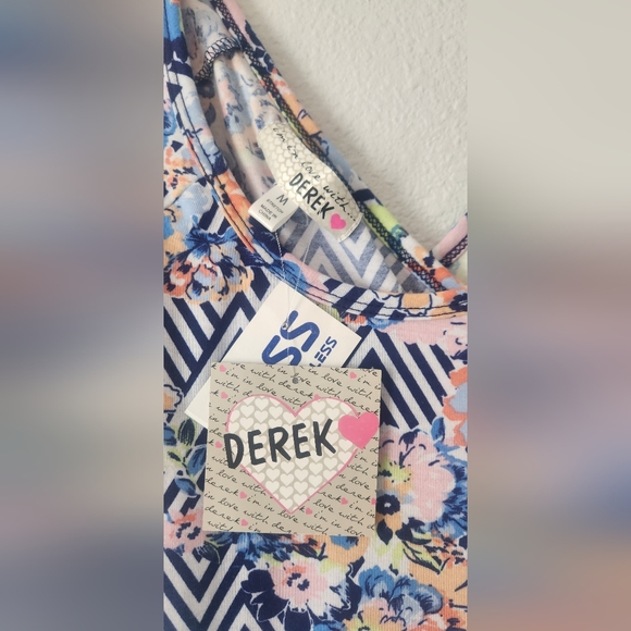 🔥BNWT Junior's Floral Cut Out Open Back Mini Dress by Derek Size M - Picture 4 of 5